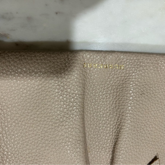 Burberry Cream and Gold Crossbody Bag with Chain Strap - Picture 2 of 3